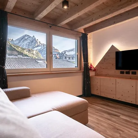 - Piz Boe - Center App. * Canazei