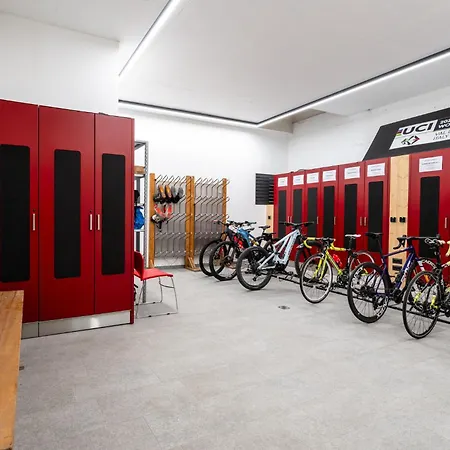 - Piz Boe - Center App. Canazei